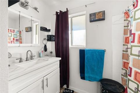 Tiny photo for 640 Vista De Loma, Hemet, CA 92543 (MLS # CV25273032)