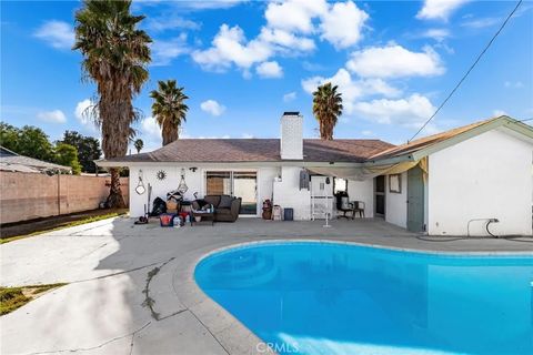 Tiny photo for 640 Vista De Loma, Hemet, CA 92543 (MLS # CV25273032)