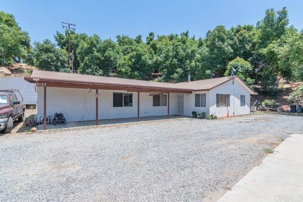 Photo of 3135 E Valley Parkway, Escondido, CA 92027 (MLS # NDP2603977)