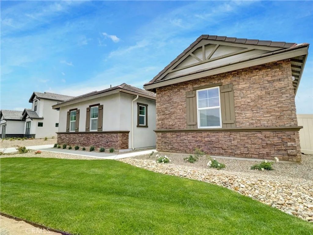 Photo of 35877 Wildwood Crest Drive, Yucaipa, CA 92399 (MLS # IV25252304)