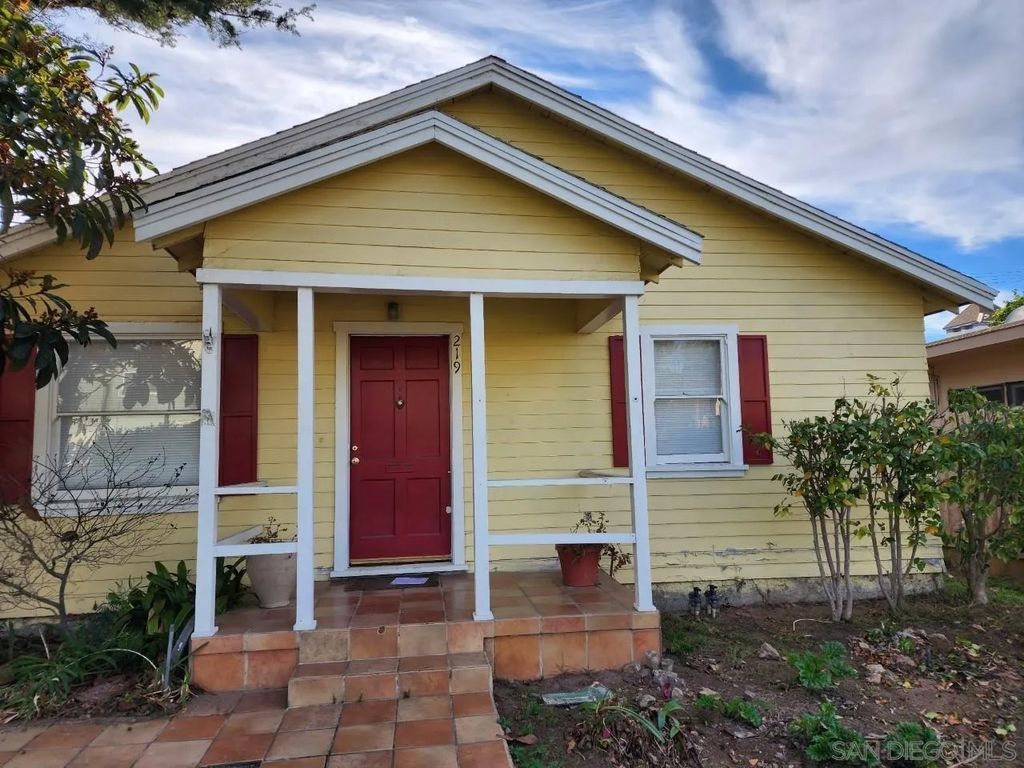 Photo of 219 S. Ditmar St, Oceanside, CA 92054 (MLS # 260009722)