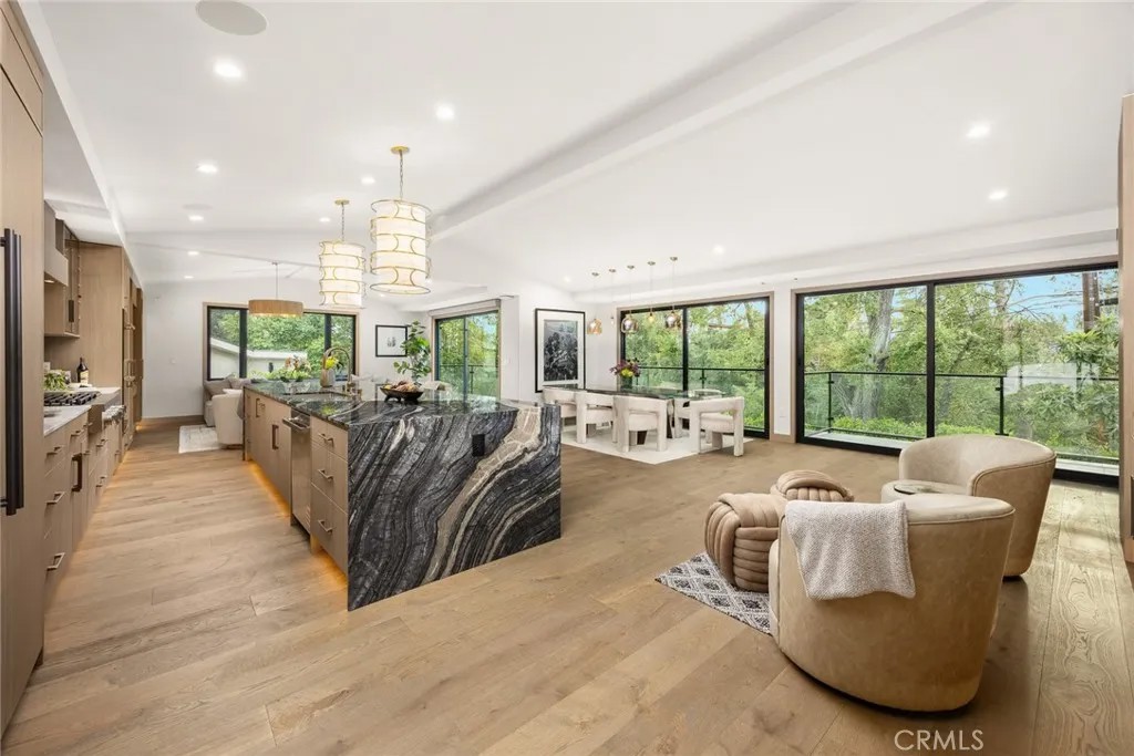4607 Alta Canyada