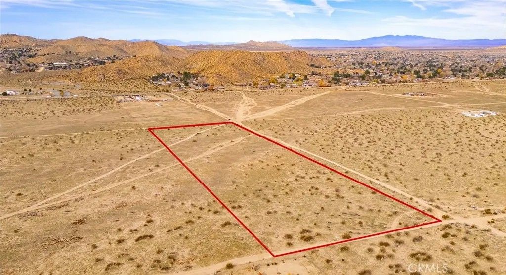 Photo of 18200 E Avenue P, Palmdale, CA 93591 (MLS # SR25278916)