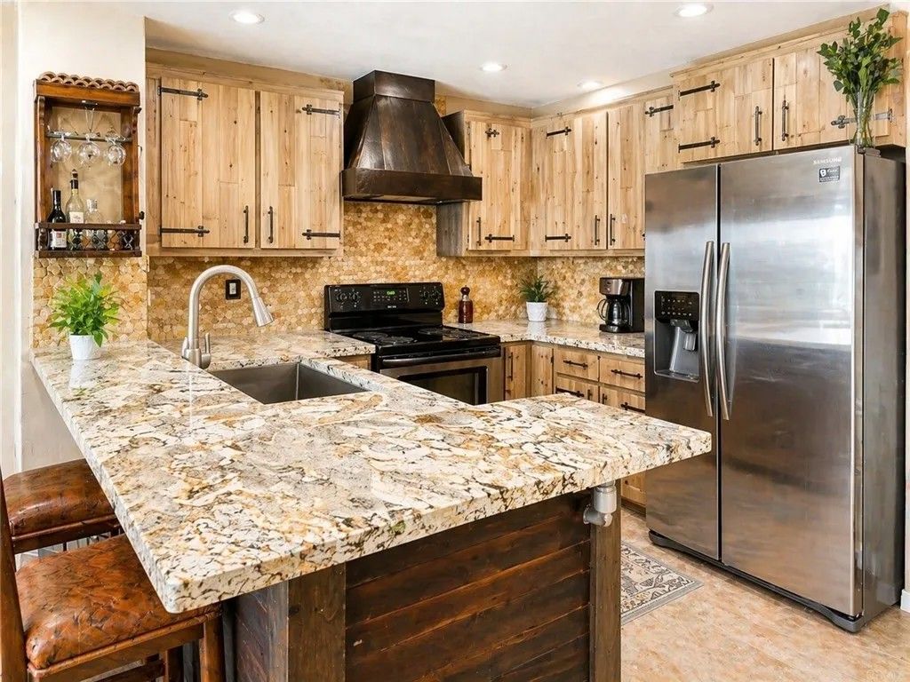 Photo of 25023 Peachland Ave, Newhall, CA 91321 (MLS # PW26089655)