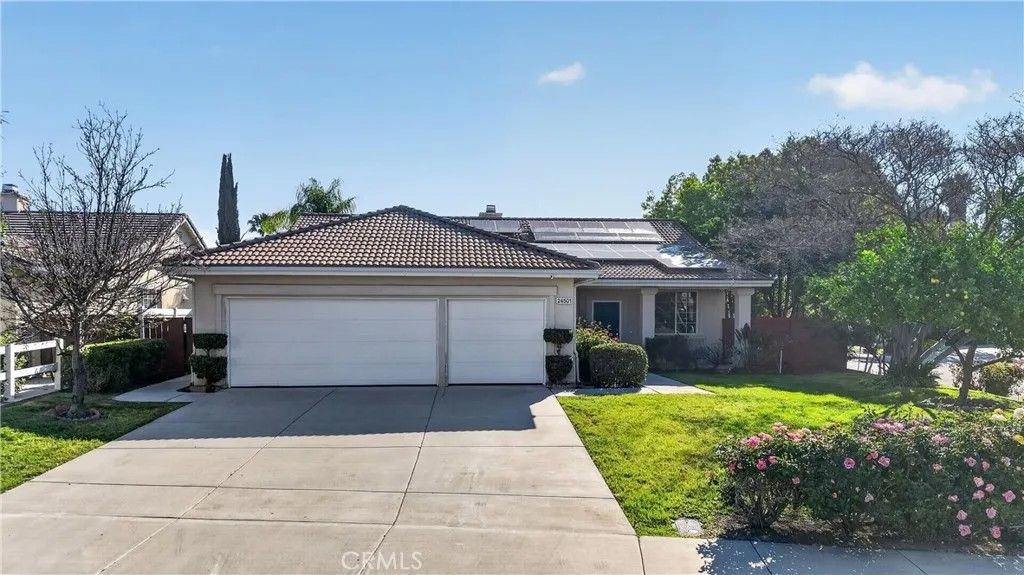 Photo of 24501 Corte Rojelio, Murrieta, CA 92562 (MLS # SB26078146)