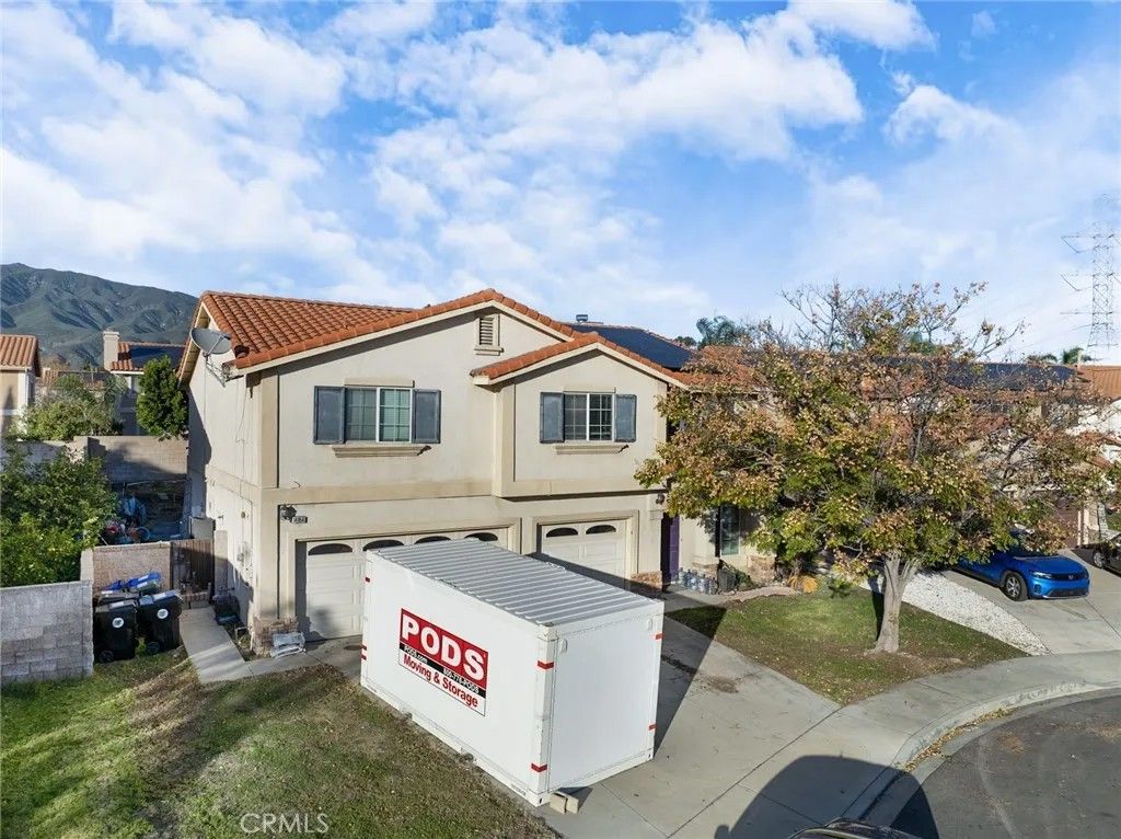 Photo of 14956 Genoa Dr, Fontana, CA 92336 (MLS # CV25272135)