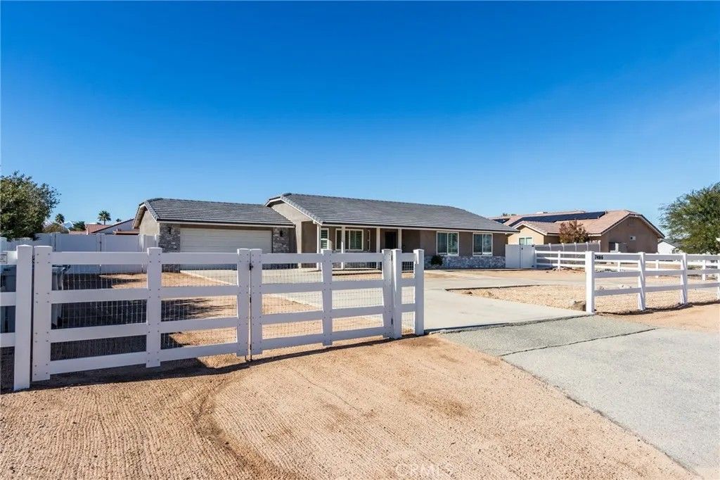 Photo of 7486 Langdon Ave, Hesperia, CA 92345 (MLS # HD25266883)