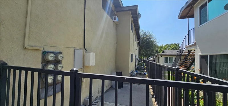 231 E Maple