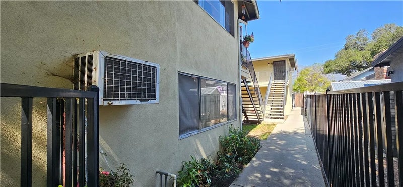 231 E Maple