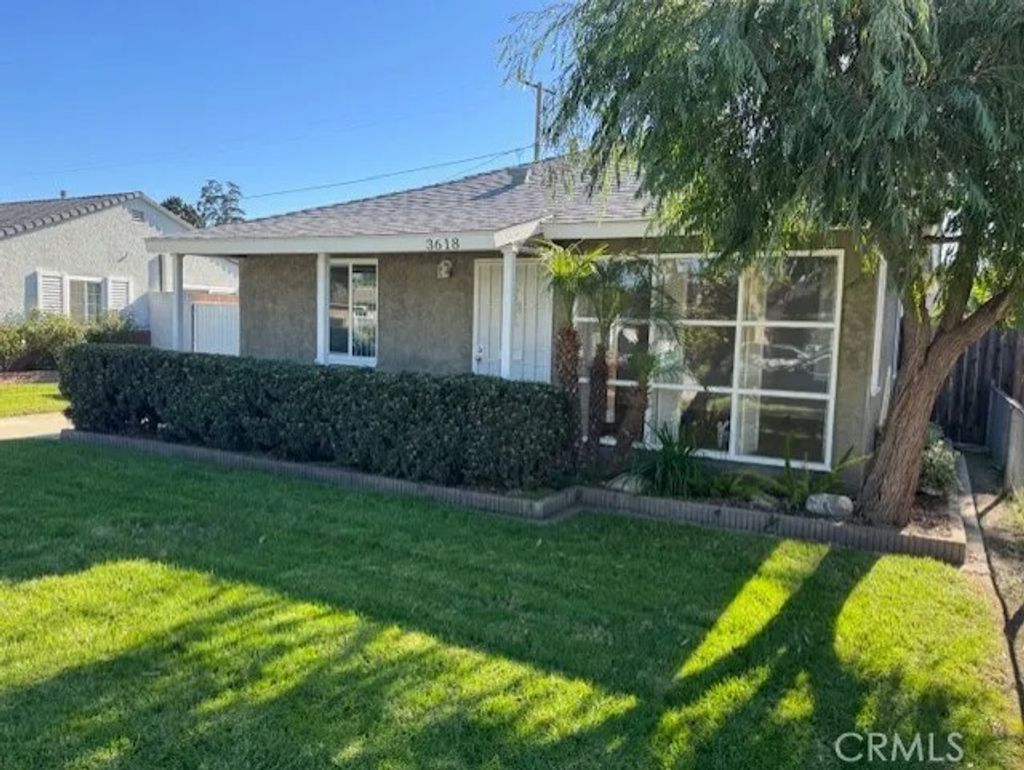 Photo of 3618 E La Jara, Long Beach, CA 90805 (MLS # PW25273218)