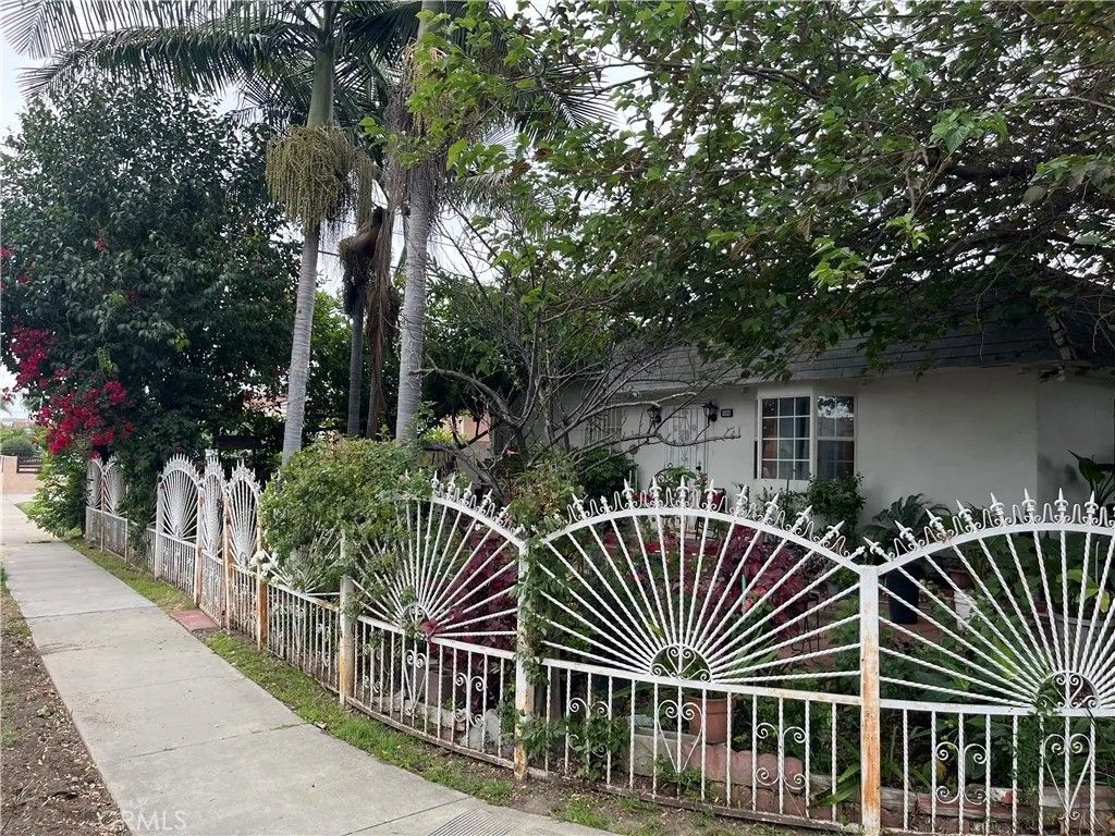 Photo of 11266 Cornish AVE, Lynwood, CA 90262 (MLS # DW26096924)