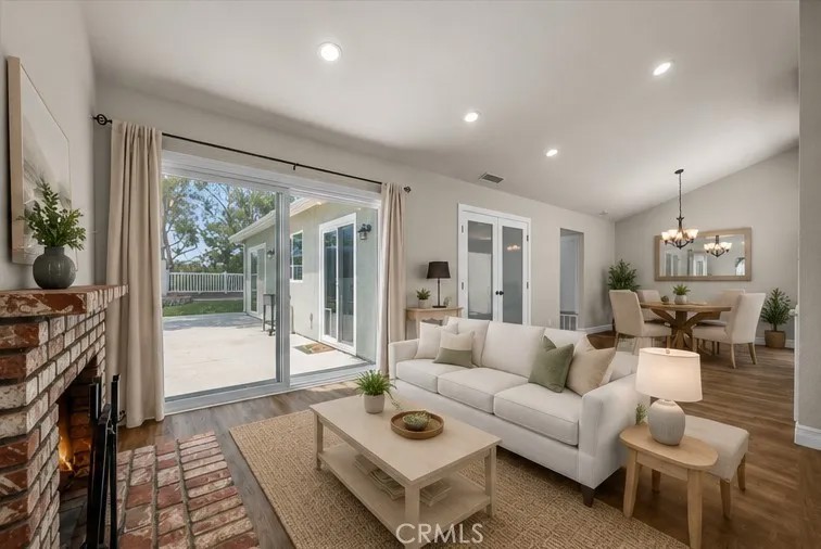 119 S Larkwood