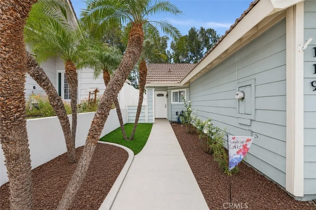 119 S Larkwood