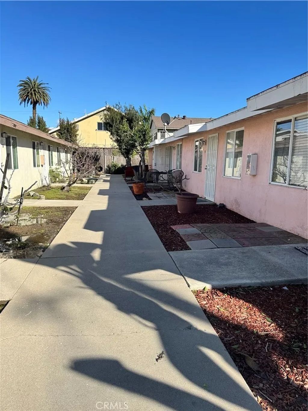 Photo of 528 Cherry Ave #C, Long Beach, CA 90802 (MLS # SW26035638)
