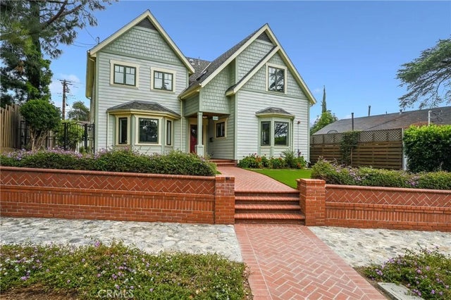 264 Norumbega, Monrovia
