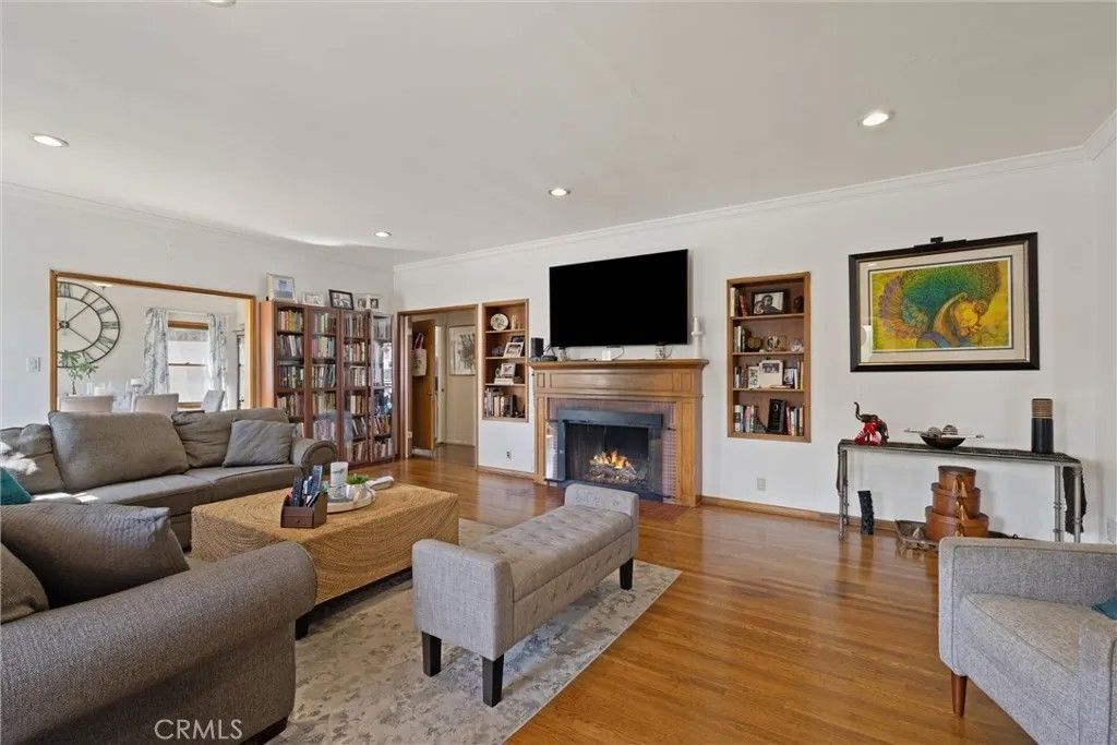 Photo of 3711 Lemon Ave, Long Beach, CA 90807 (MLS # PW26068624)