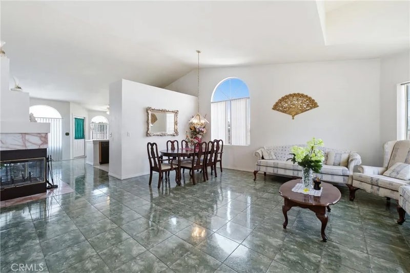 3581 Fernwood