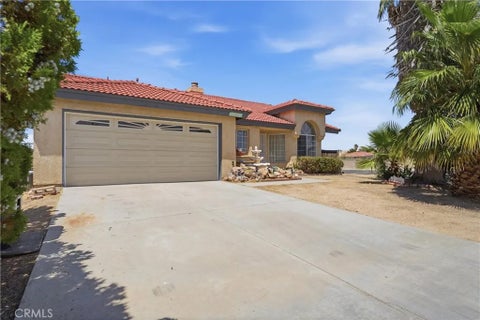 Photo of 3581 Fernwood ST, Rosamond, CA 93560 (MLS # SR26183214)