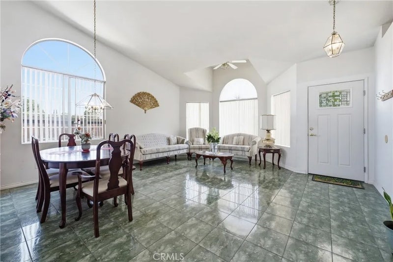 3581 Fernwood