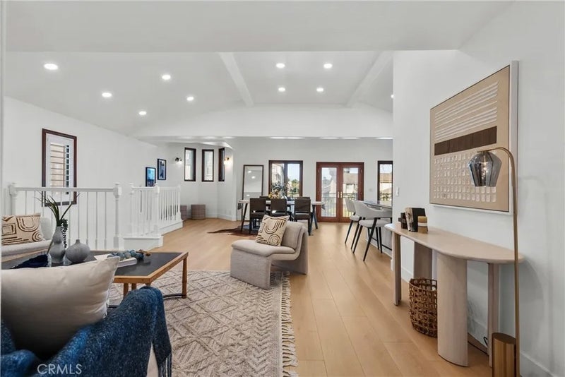 3933 Sunset Lane