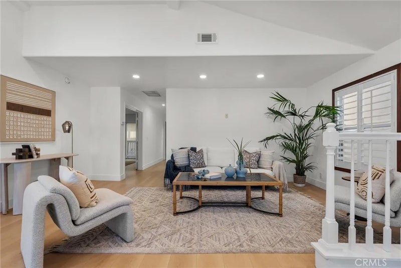 3933 Sunset Lane