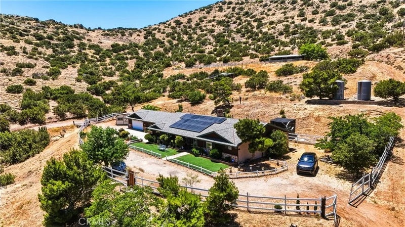 1661 Twin Butte