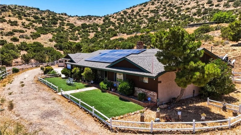 1661 Twin Butte