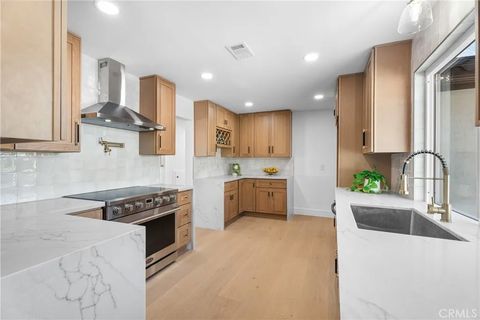 Tiny photo for 9171 Regatta Drive, Huntington Beach, CA 92646 (MLS # OC25246526)
