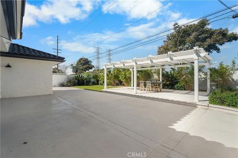 Tiny photo for 9171 Regatta Drive, Huntington Beach, CA 92646 (MLS # OC25246526)