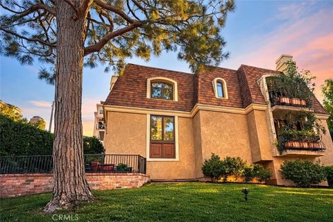 Photo of 4370 W 8th St, Los Angeles, CA 90005 (MLS # BB26056418)