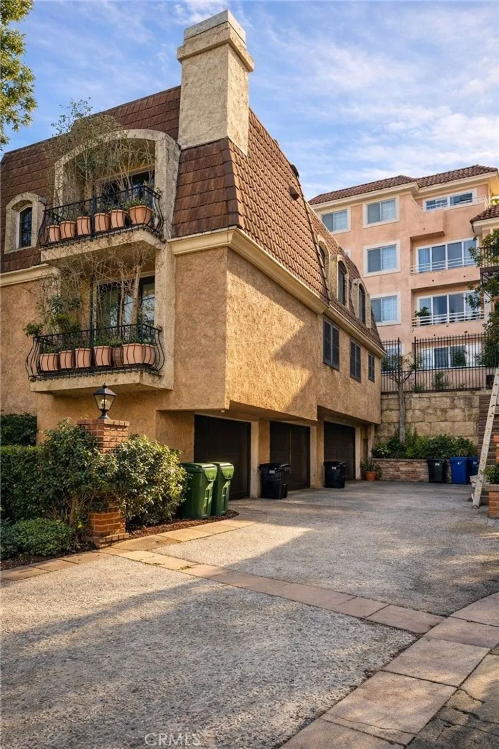 Photo of 4370 W 8th St, Los Angeles, CA 90005 (MLS # BB26056418)