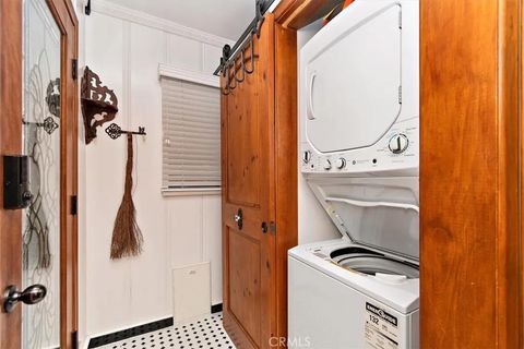 Tiny photo for 329 Summit Road, Lake Arrowhead, CA 92352 (MLS # IG25270154)