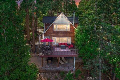Tiny photo for 329 Summit Road, Lake Arrowhead, CA 92352 (MLS # IG25270154)