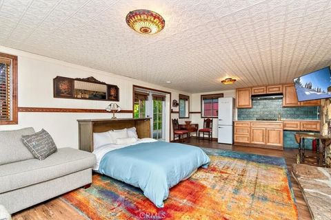 Tiny photo for 329 Summit Road, Lake Arrowhead, CA 92352 (MLS # IG25270154)