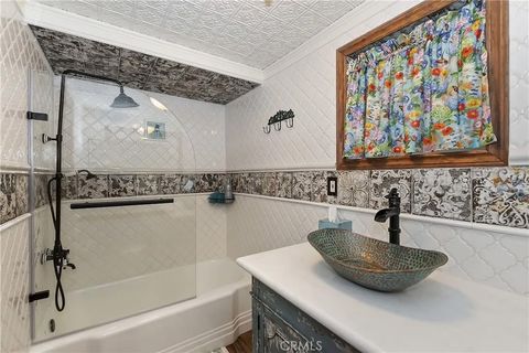 Tiny photo for 329 Summit Road, Lake Arrowhead, CA 92352 (MLS # IG25270154)