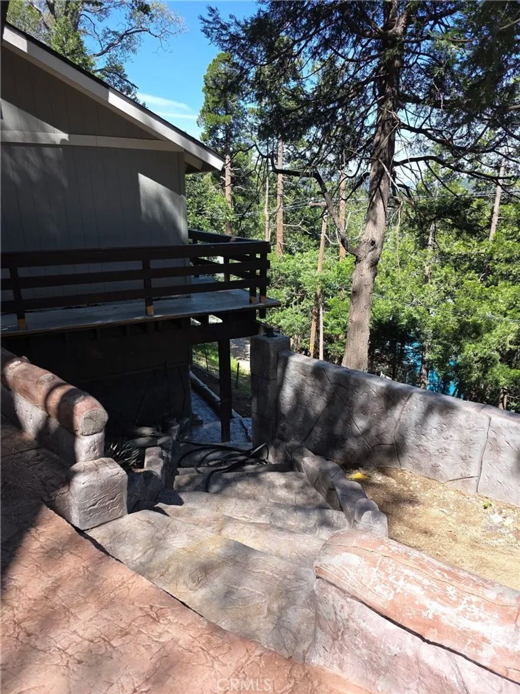 Photo of 979 Venus Way, Crestline, CA 92325 (MLS # SW26097667)