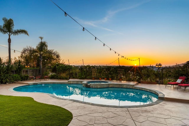 9846 Falcon Bluff St, San Diego