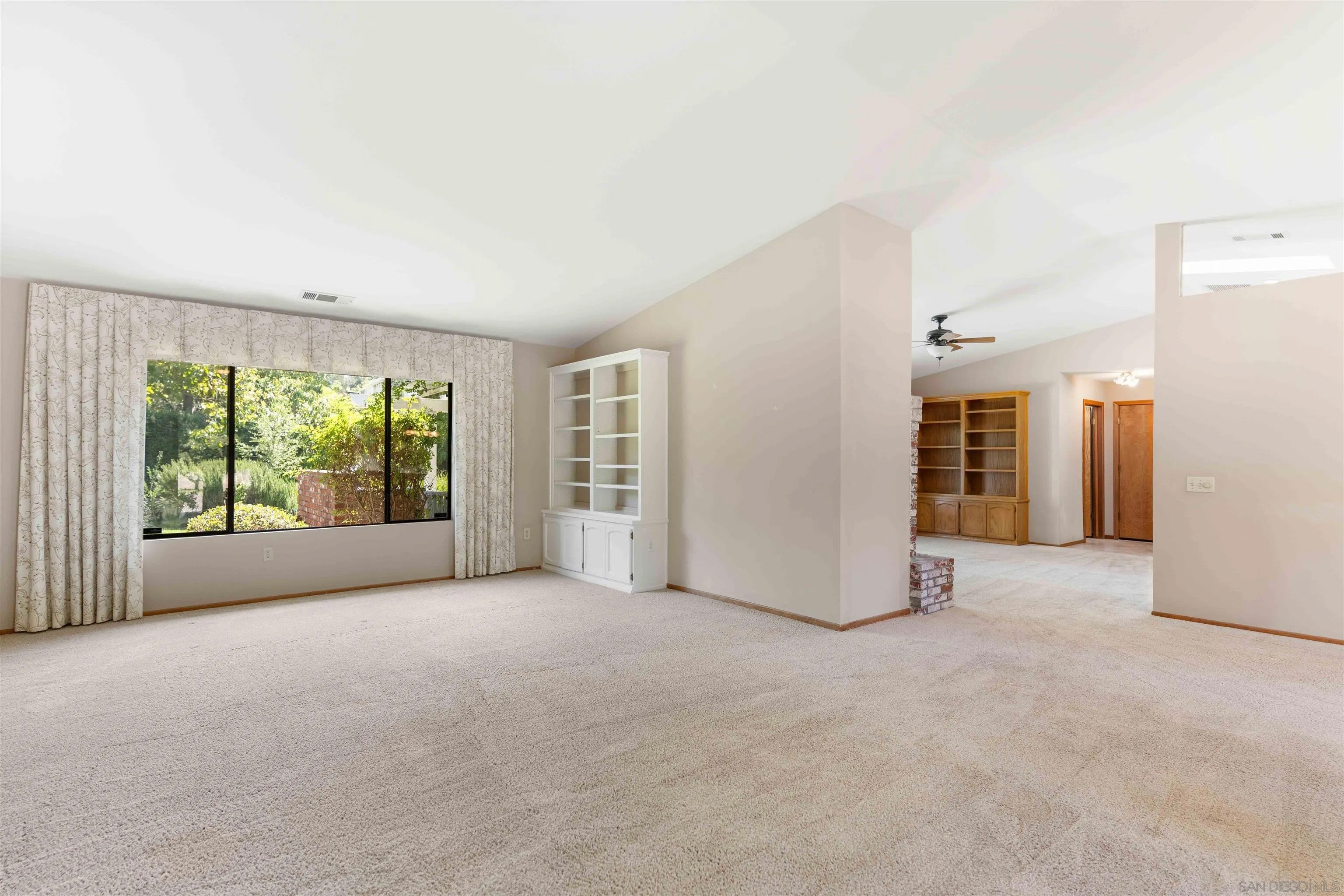 1044 Valentine Lane