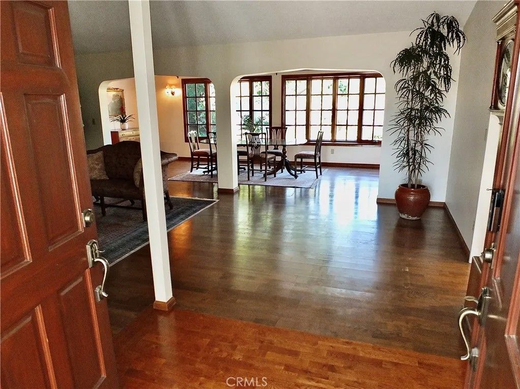 Photo of 401 Daroca Ave, Long Beach, CA 90803 (MLS # PW26048046)