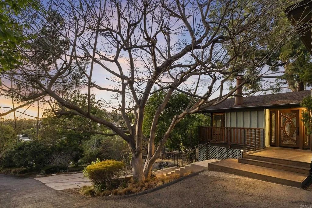 4525 Lyons Drive