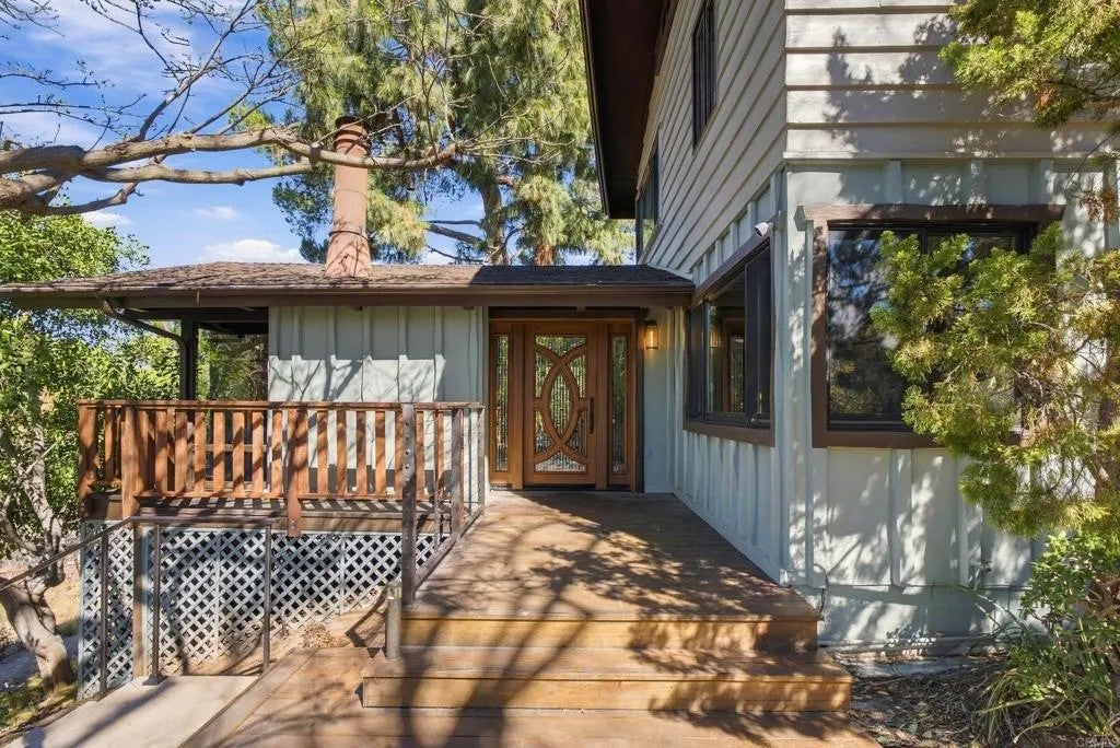4525 Lyons Drive