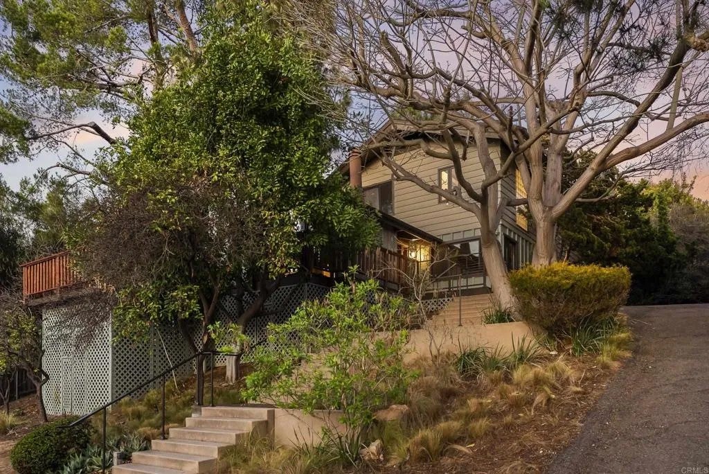 4525 Lyons Drive