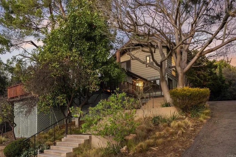 4525 Lyons Drive