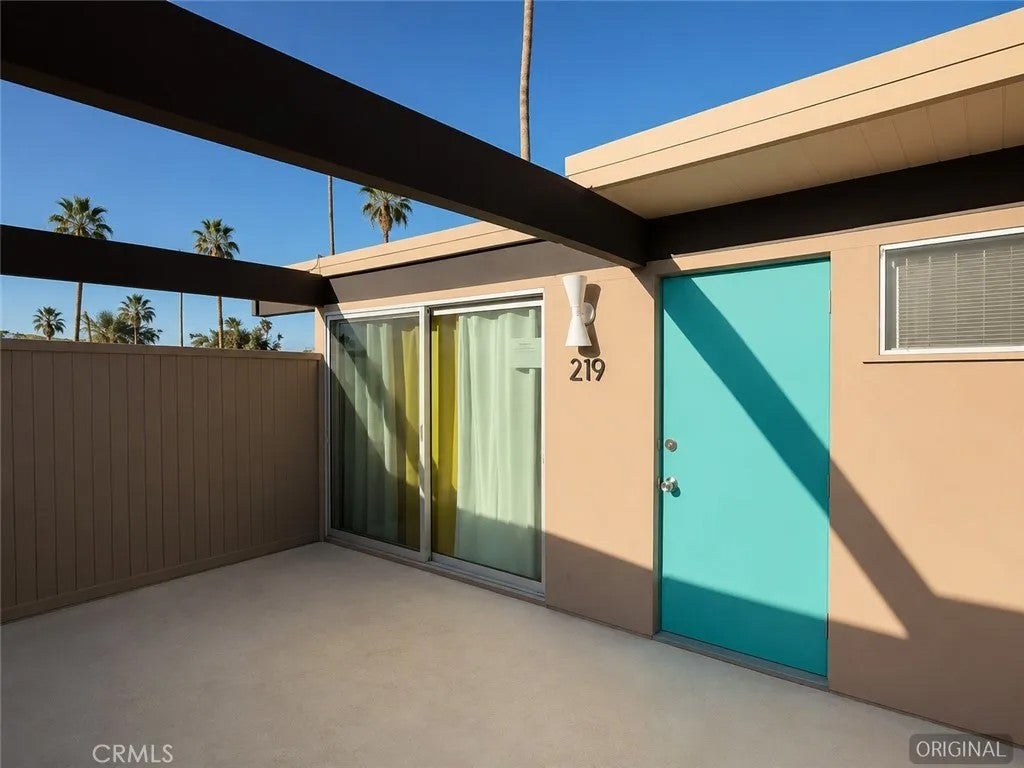 1111 E Palm Canyon 219