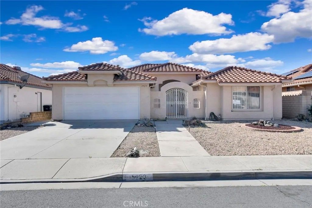 Photo of 1923 Tamarack Ln, Hemet, CA 92545 (MLS # SW26019126)