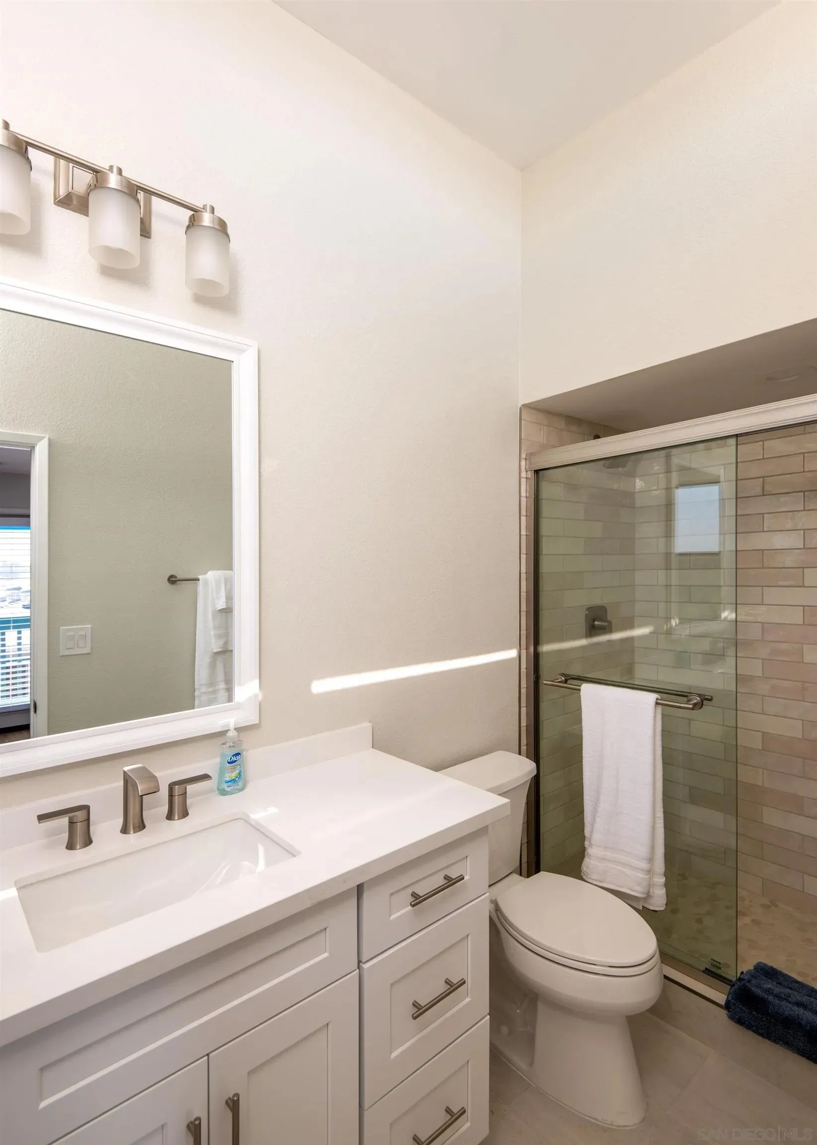 San Diego, California 92109, United States, 3 Bedrooms Bedrooms, ,4 BathroomsBathrooms,Residential,Active,187009