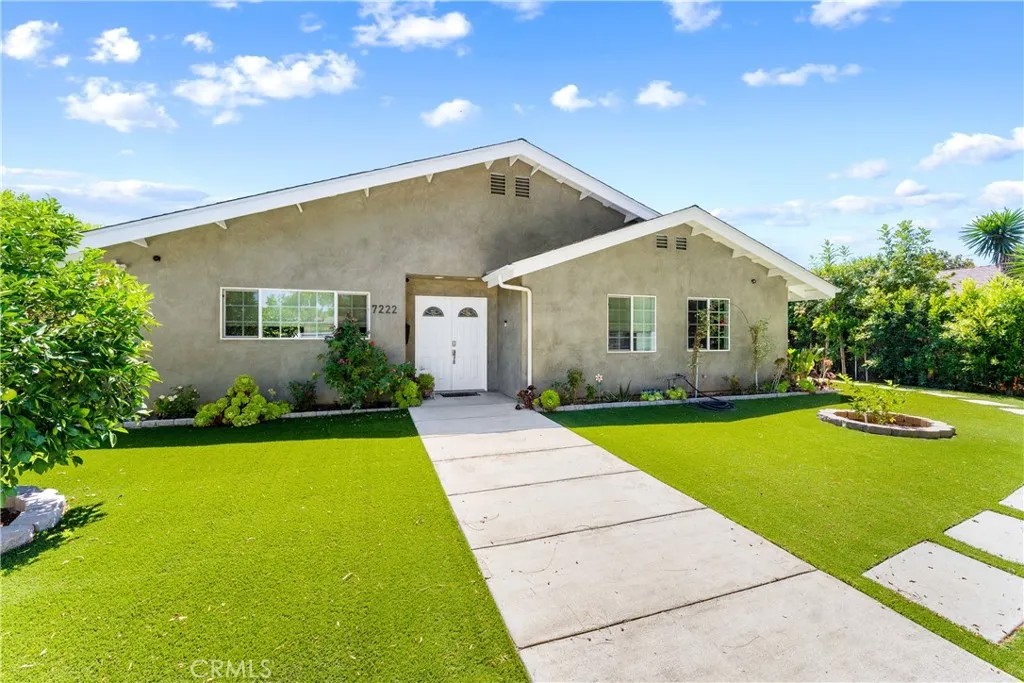 7222 Fallbrook Avenue
