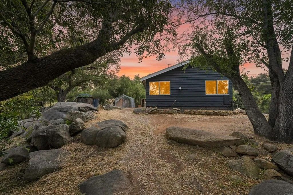 Photo of 131 Ransom Hill Lane, Ramona, CA 92065 (MLS # NDP2603350)