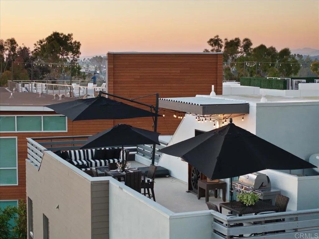 Photo of 2517 State Street, Carlsbad, CA 92008 (MLS # NDP2510299)