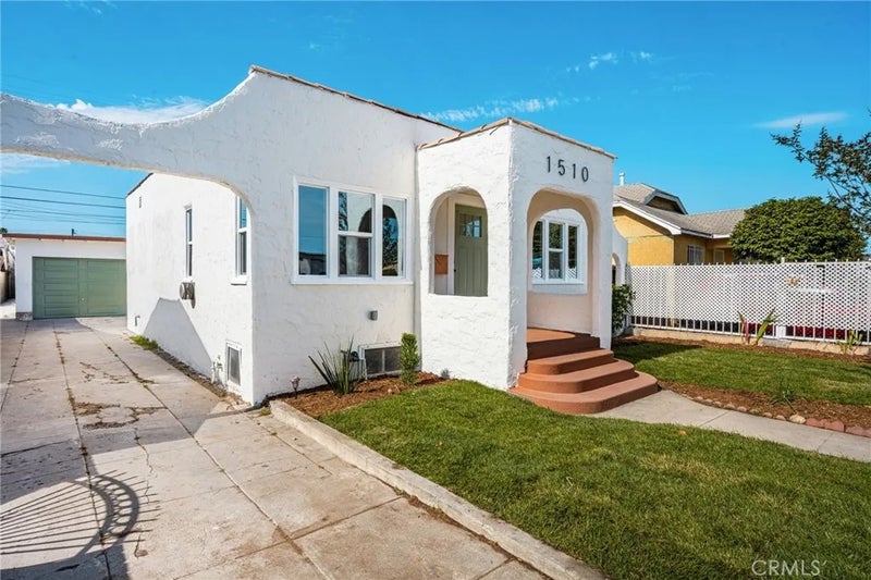 1510 W 65th Place